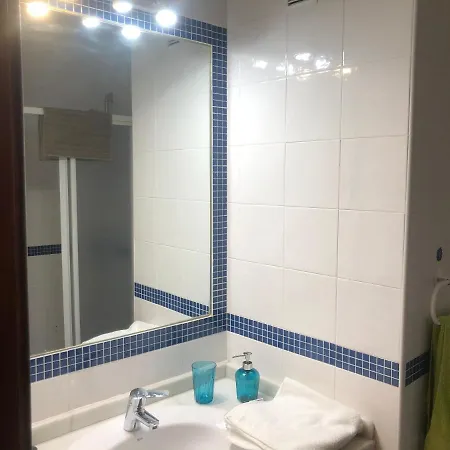 Piso 1ª Linea Apartment *